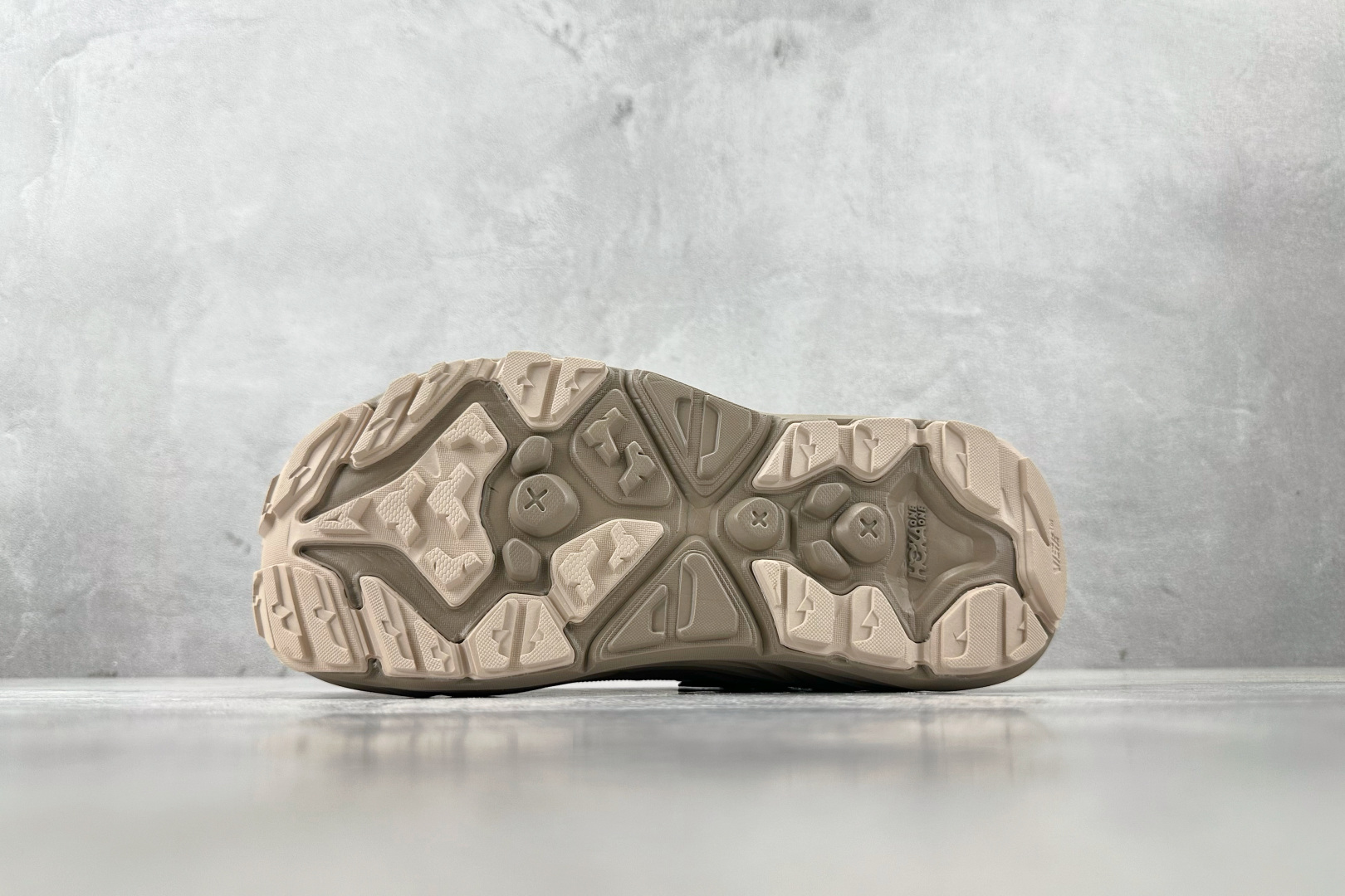 H 版 本地
HOKA ONE ONE HOPARA 2 霍帕拉 沙色

货号：-SSDD
尺码：36 