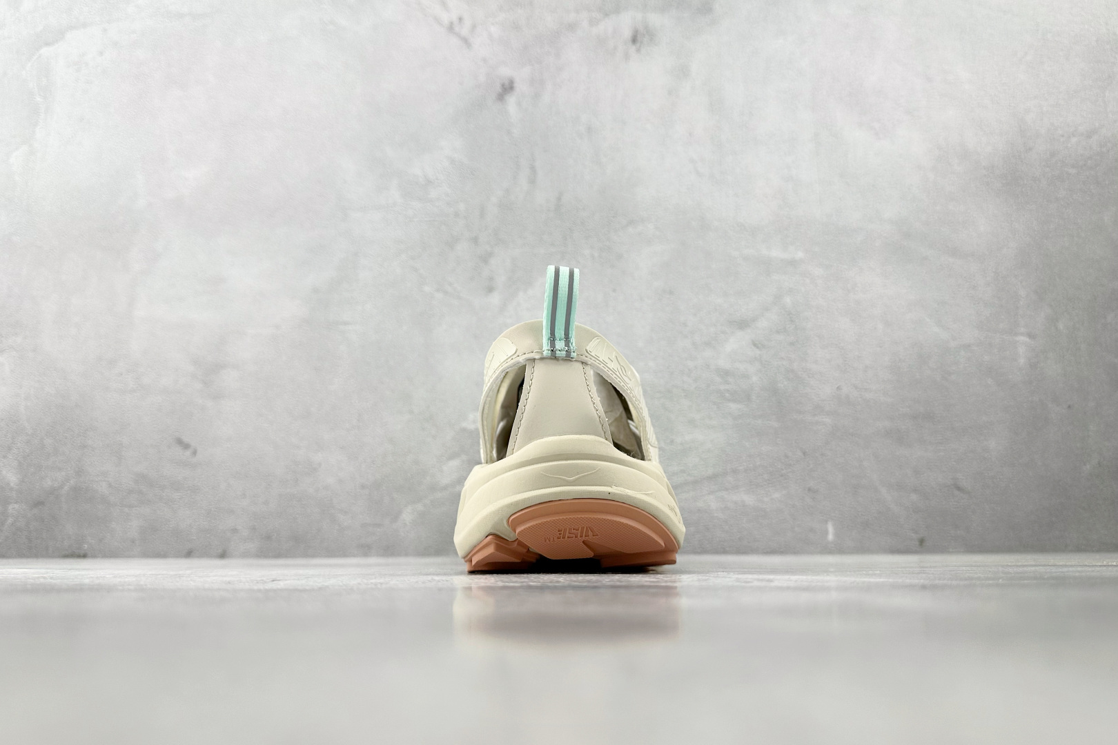 H 版 本地
HOKA ONE ONE Hopara OG 米色

货号：-OKT
尺码：36 36.5