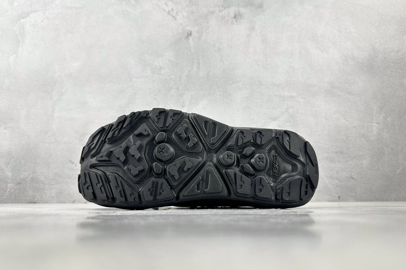 H 版 本地
HOKA ONE ONE Hopara OG 霍帕拉 黑灰

货号：-BDSD
尺码：36