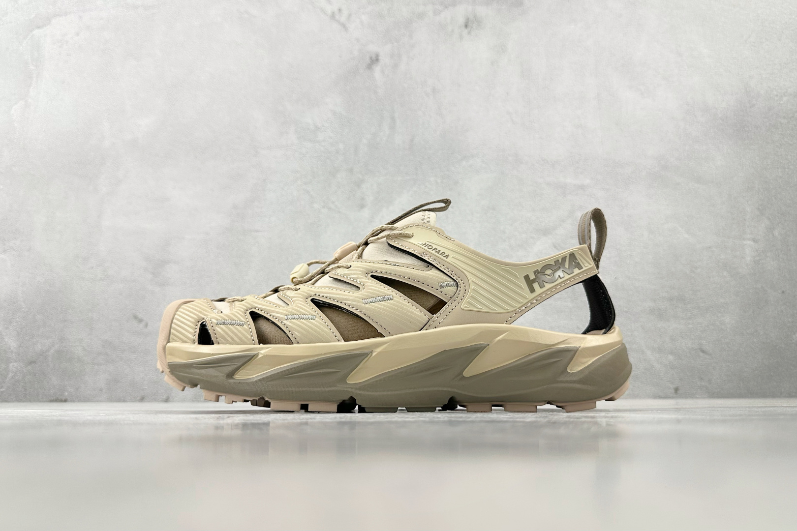H 版 本地
HOKA ONE ONE Hopara OG 霍帕拉 流沙色

货号：-SSDD
尺码：3