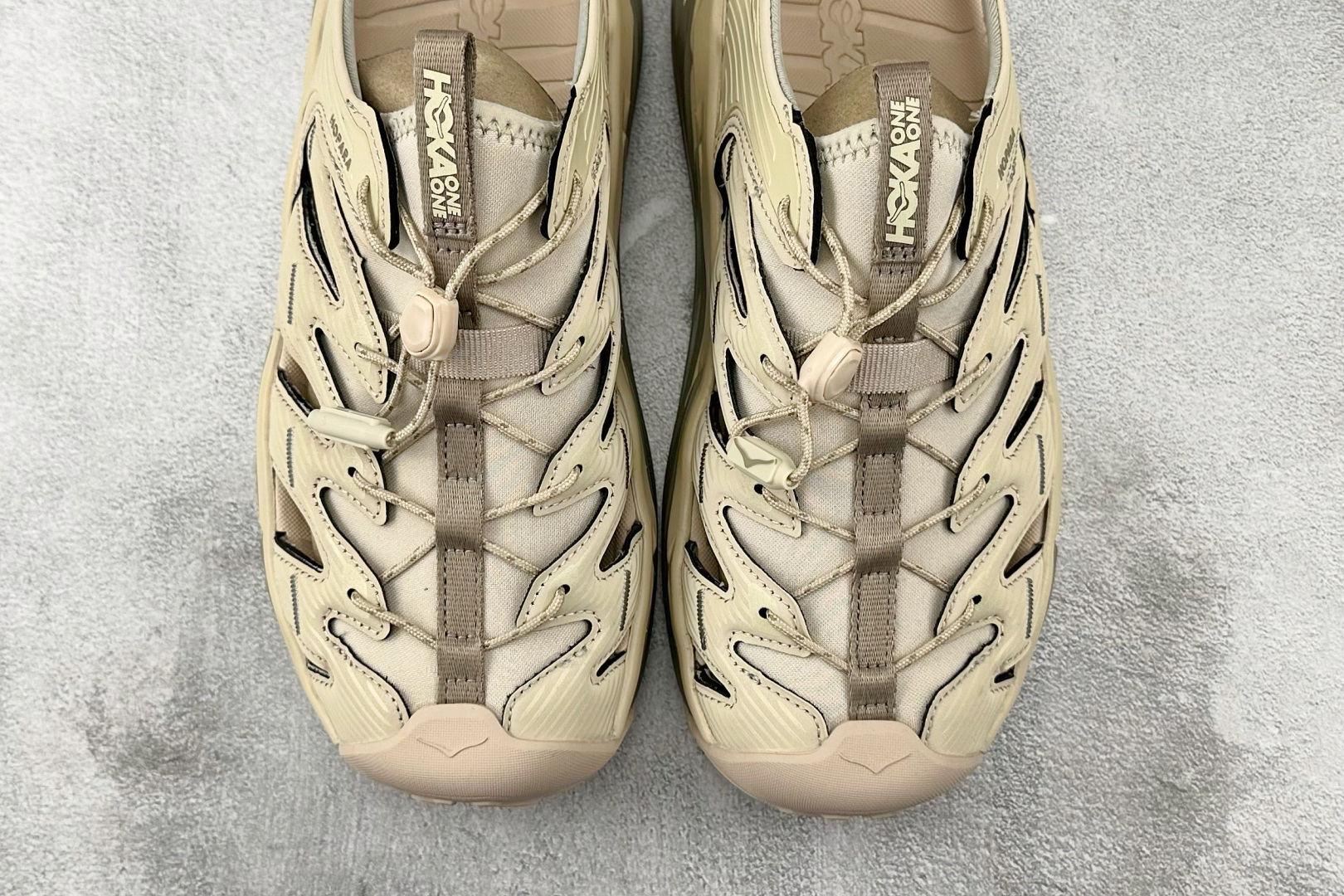 H 版 本地
HOKA ONE ONE Hopara OG 霍帕拉 流沙色

货号：-SSDD
尺码：3
