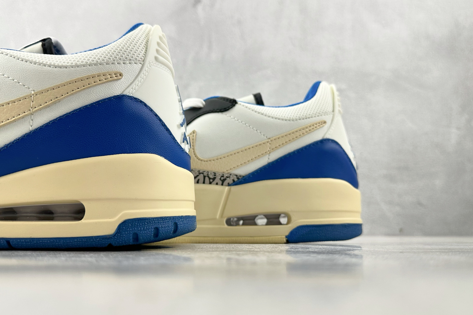 HJ 本地
Jordan Legacy 312 Air Jordan 黑蓝

货号：CD7069 165
