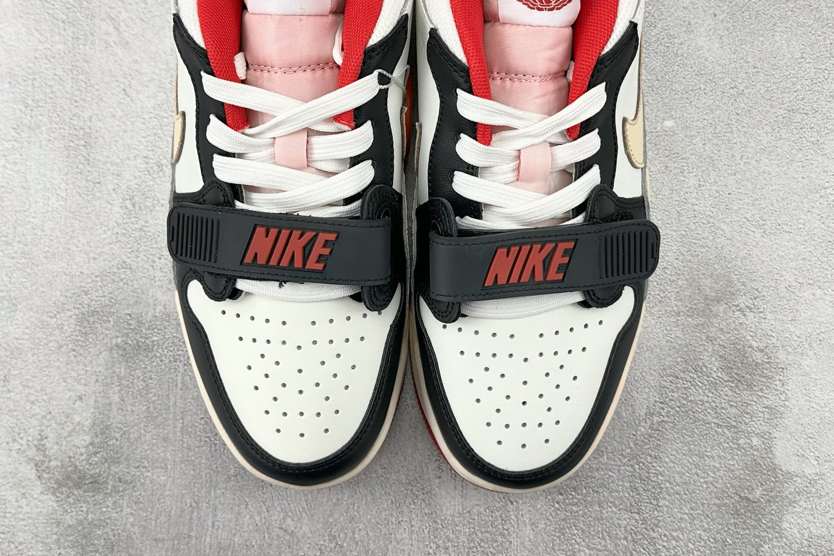 HJ 本地
Jordan Legacy 312 low 黑红色

货号：CD7069 162
尺码：36