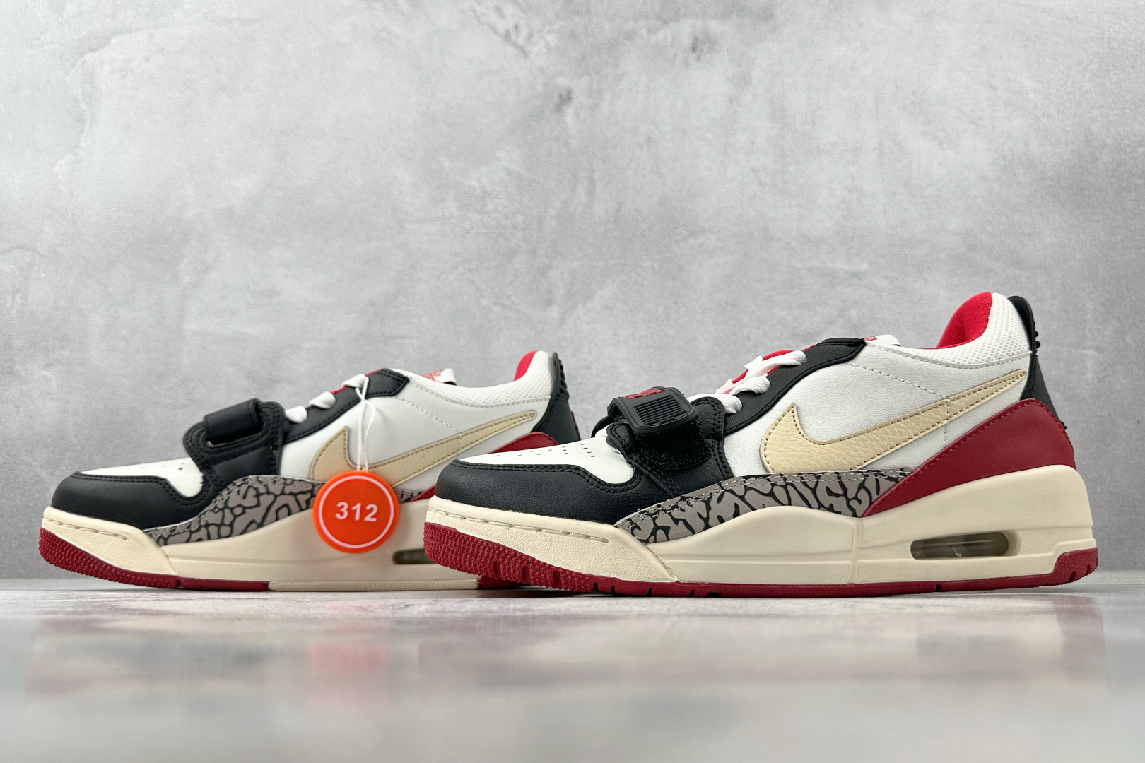 HJ 本地
Jordan Legacy 312 low 黑红色

货号：CD7069 162
尺码：36