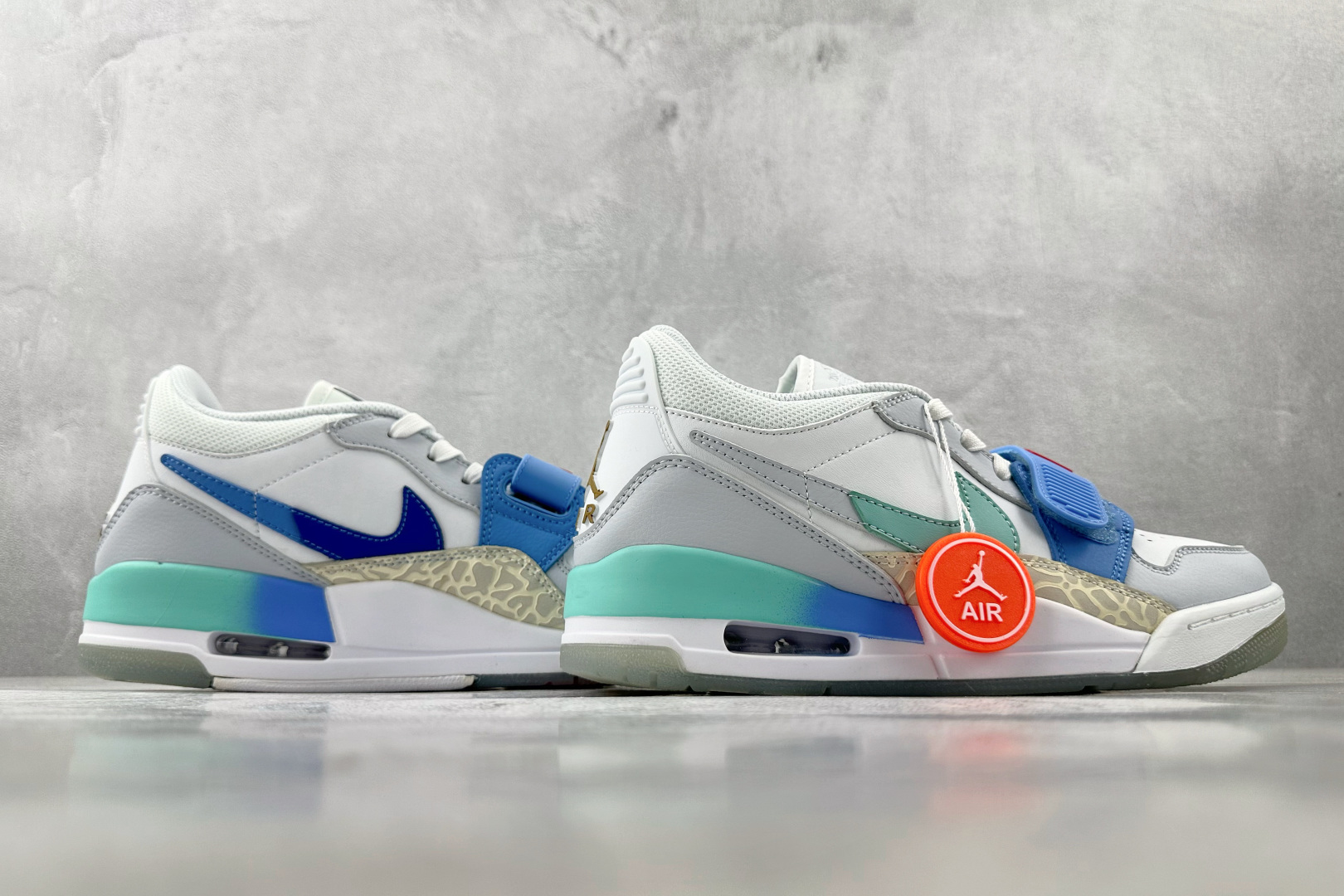 HJ 本地
Jordan Legacy 312 low 灰蓝

货号：FN8896-131
尺码：36 