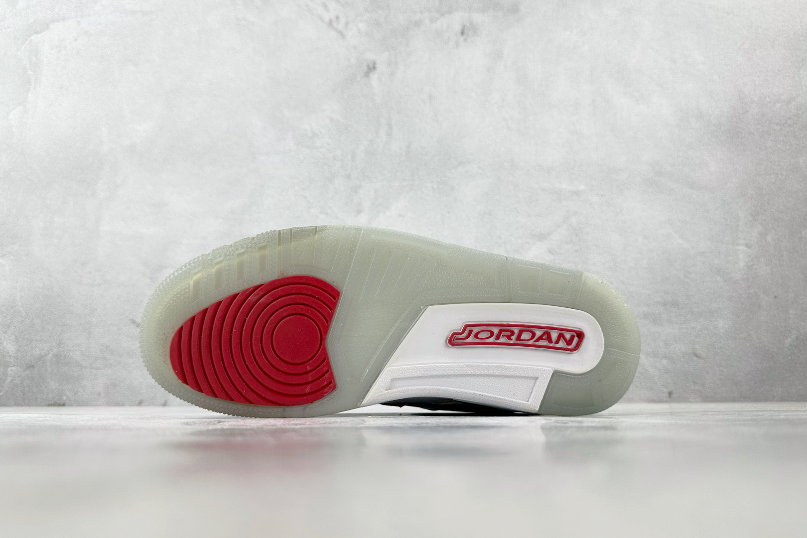 HJ 本地
Jordan Legacy 312 low 灰蓝

货号：FN8896-131
尺码：36 