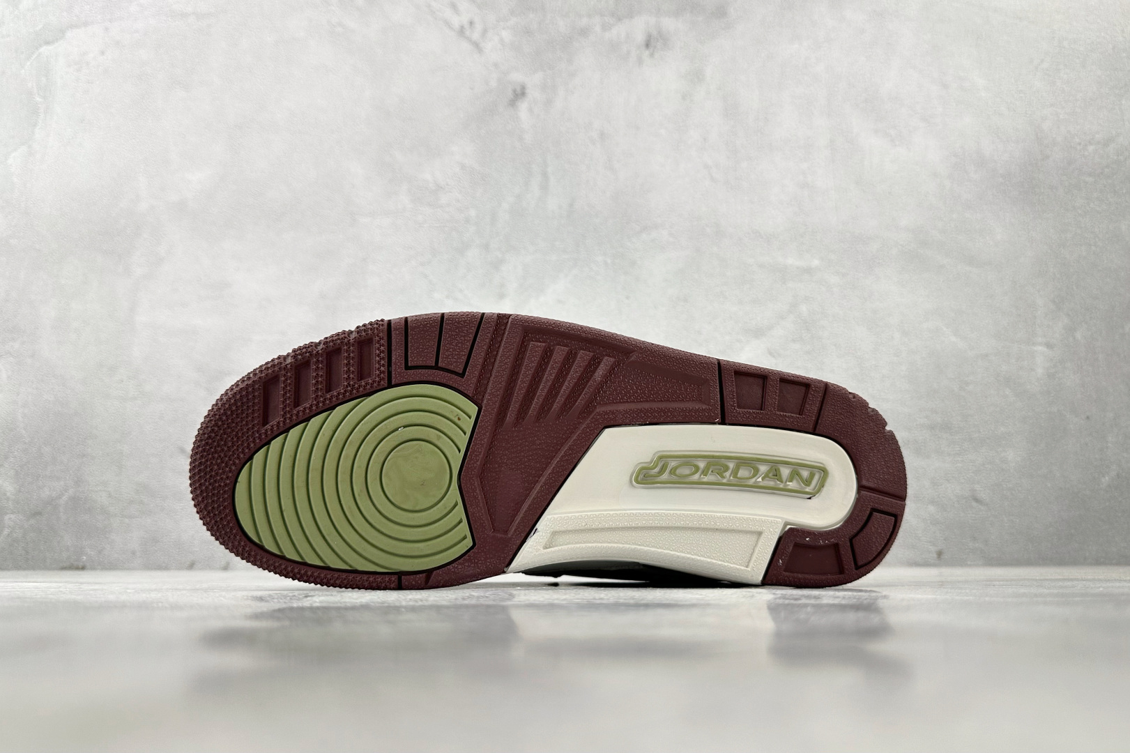 HJ 本地
Jordan Legacy 312 Year Of The Snake“蛇年限定”CNY 米