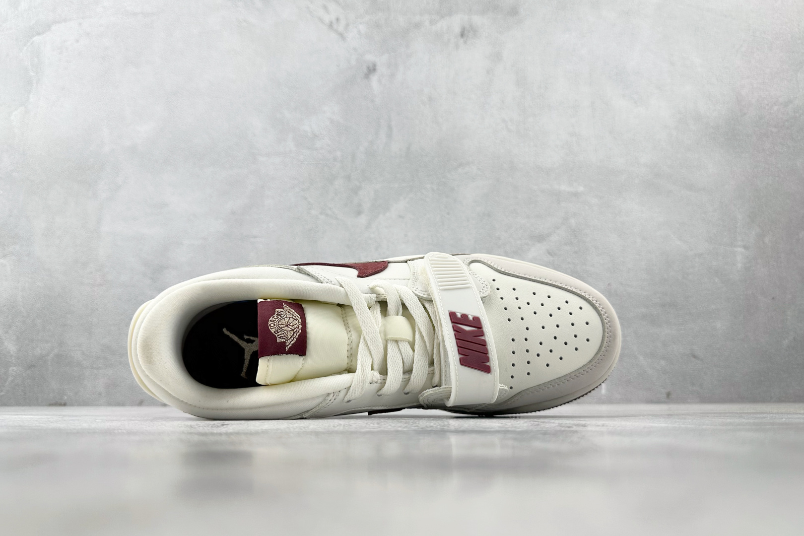 HJ 本地
Jordan Legacy 312 Year Of The Snake“蛇年限定”CNY 米