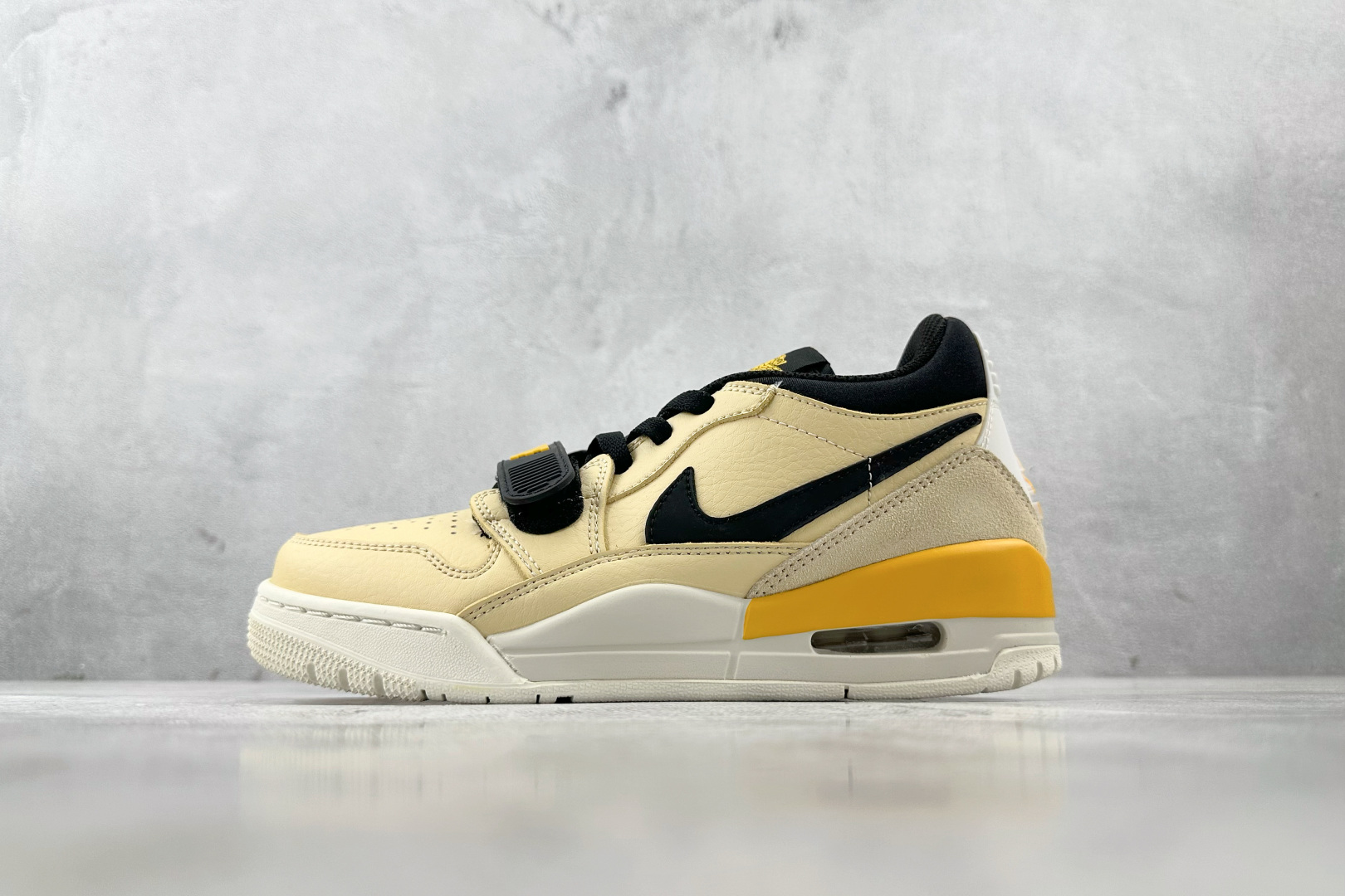 HJ 本地
Jordan Legacy 312 low 黄黑

货号：CD9054-200
尺码：36 