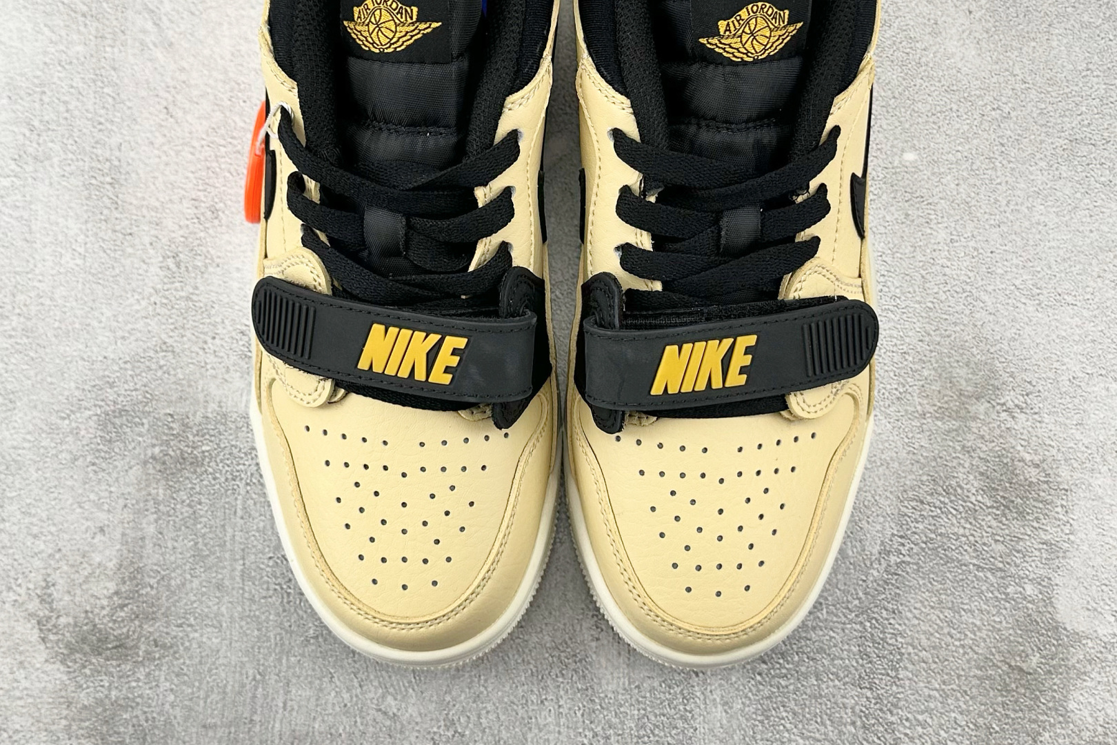 HJ 本地
Jordan Legacy 312 low 黄黑

货号：CD9054-200
尺码：36 