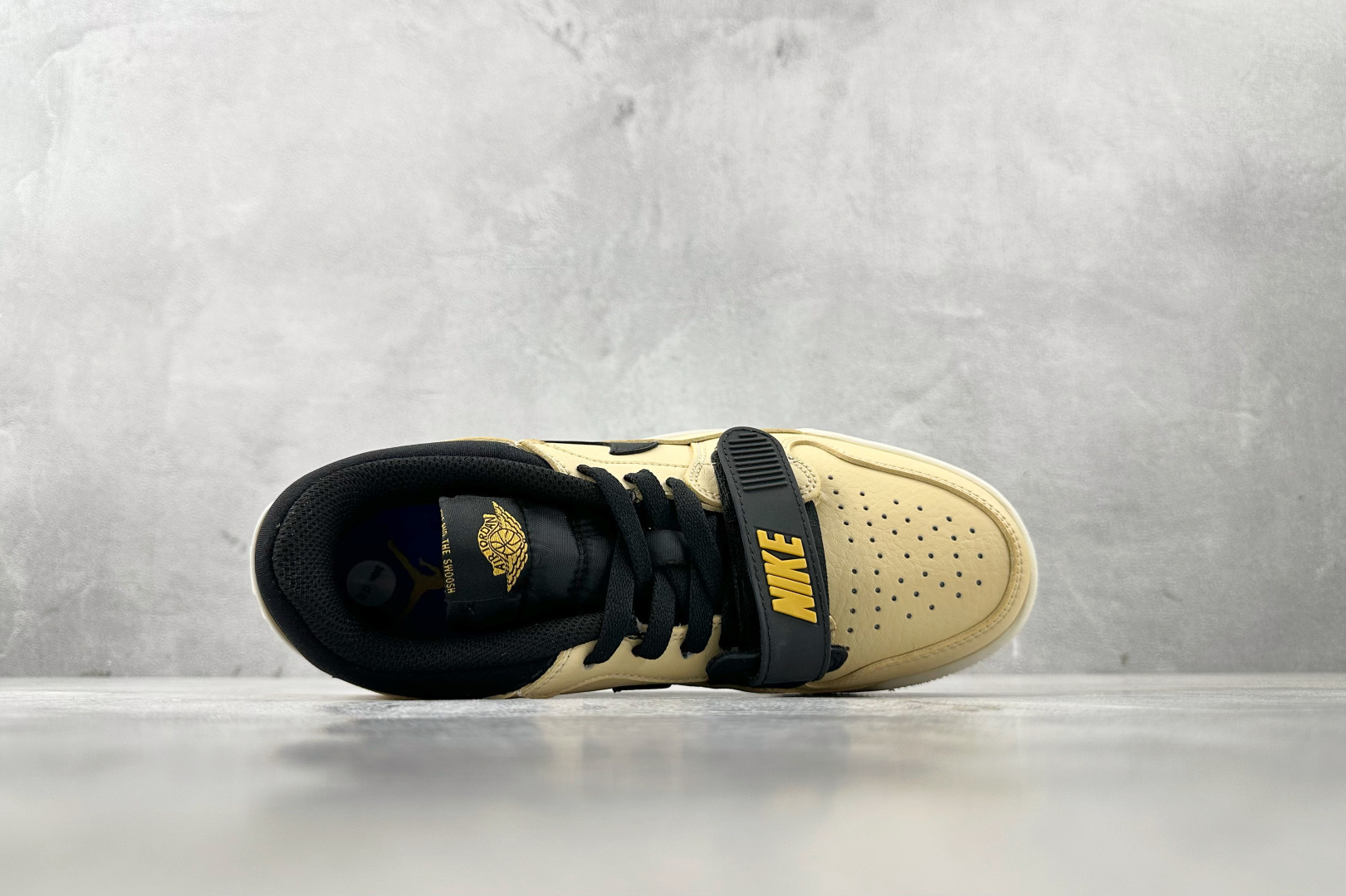 HJ 本地
Jordan Legacy 312 low 黄黑

货号：CD9054-200
尺码：36 