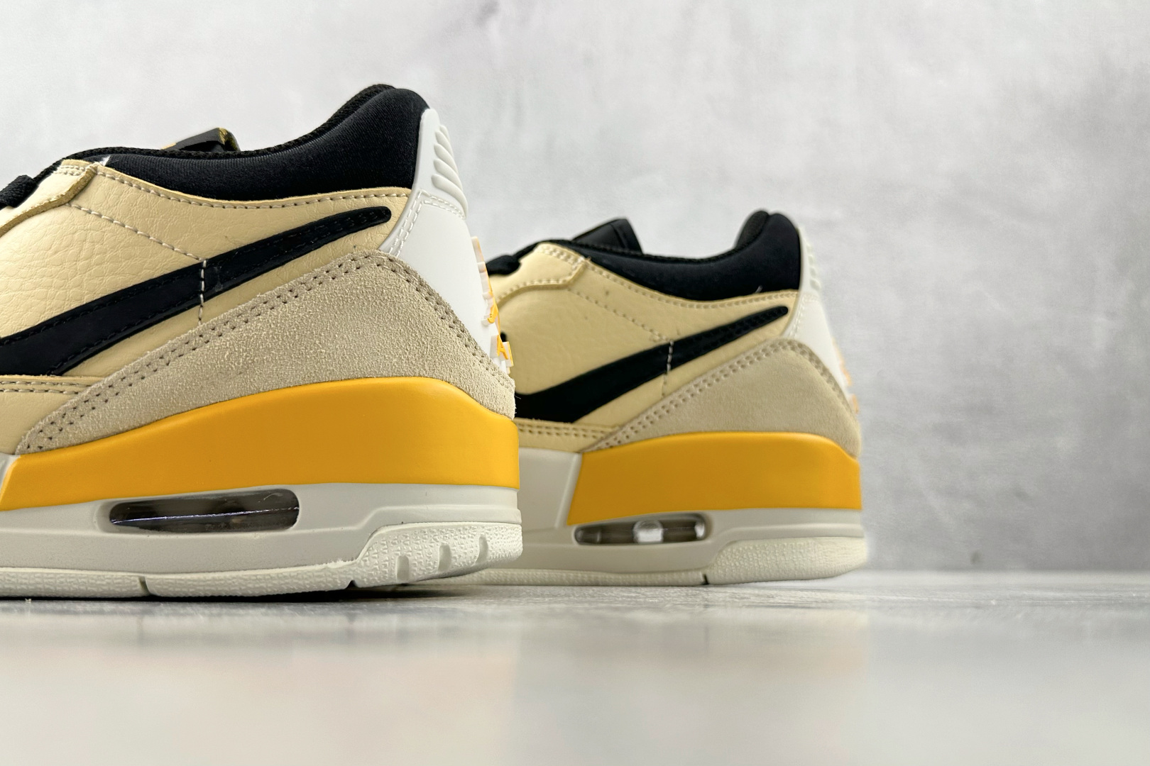 HJ 本地
Jordan Legacy 312 low 黄黑

货号：CD9054-200
尺码：36 