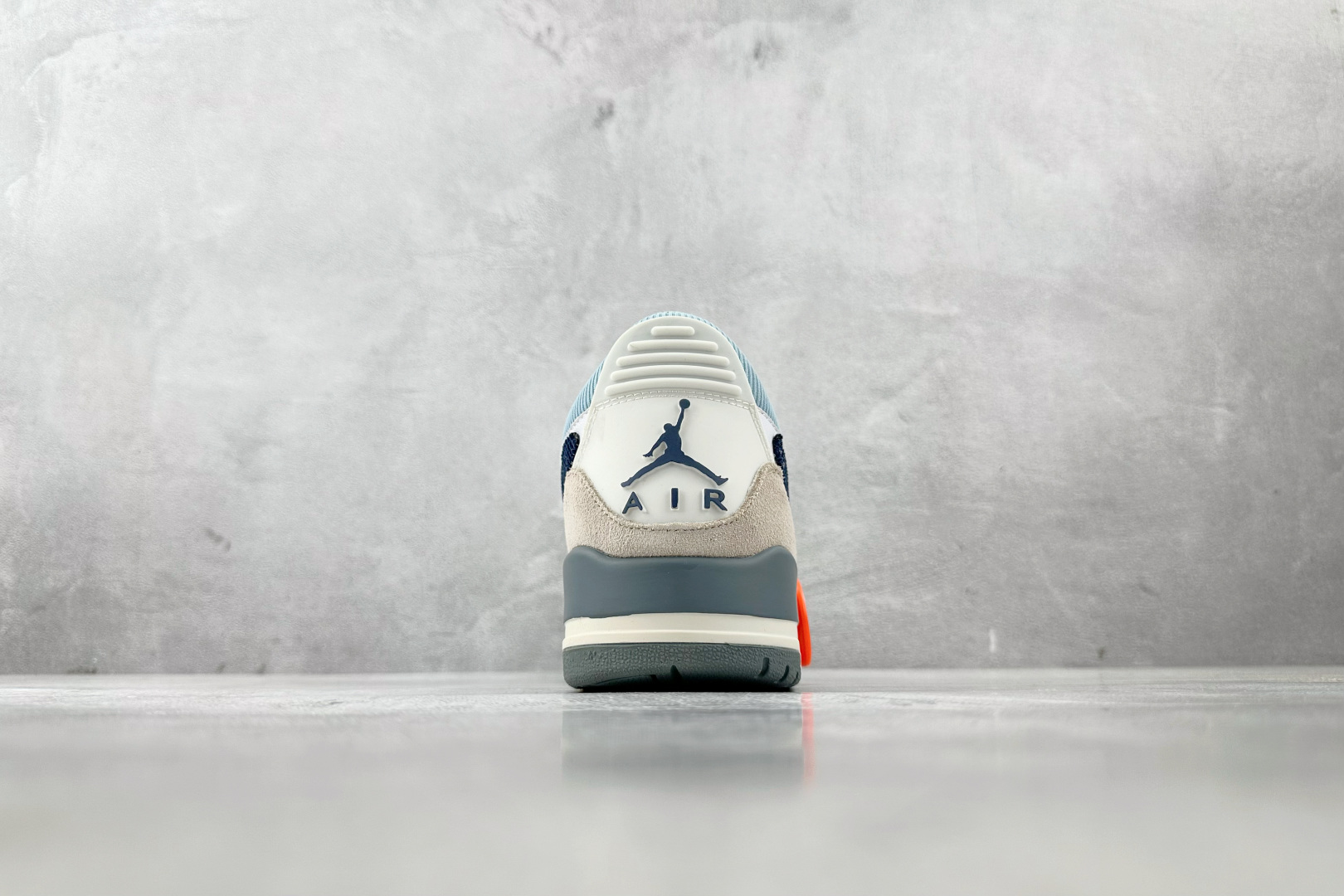 HJ 
Jordan Legacy 312 low 米白兰

货号：CD7069 141
尺码：36 3