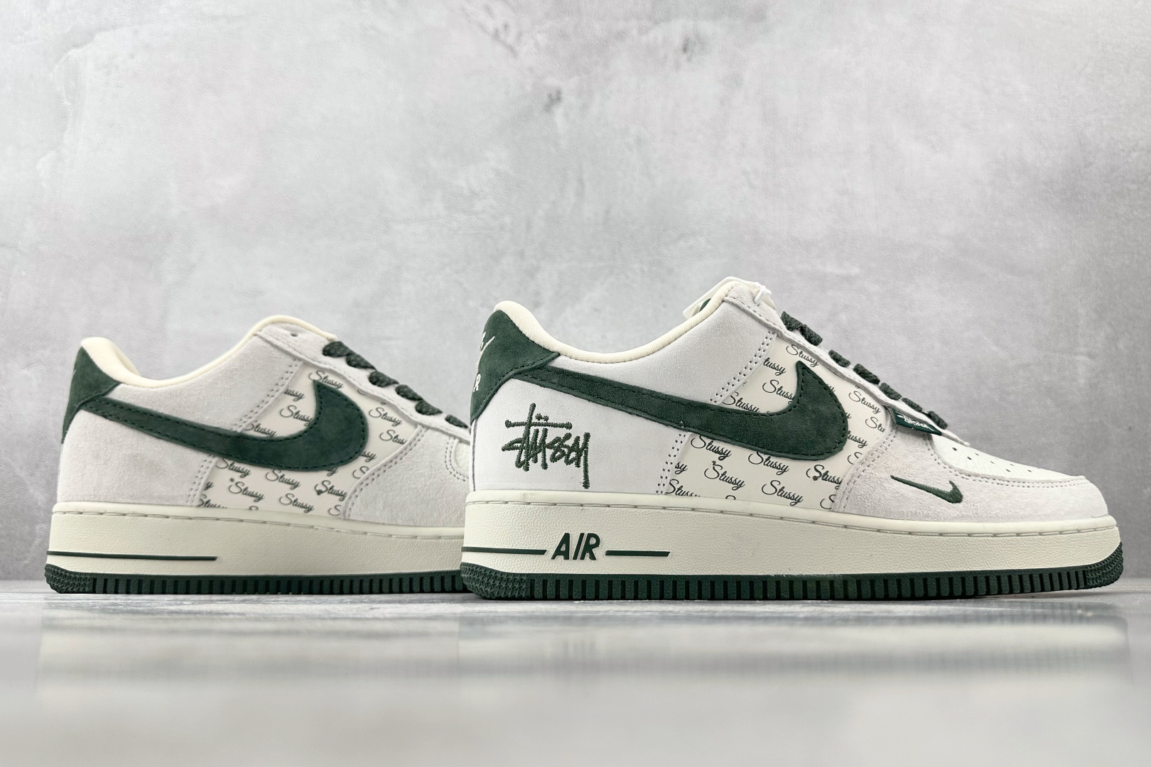 XC特价 本地
Nike Air Force 1'07  斯图西 联名 白绿

货号：CH6336 51