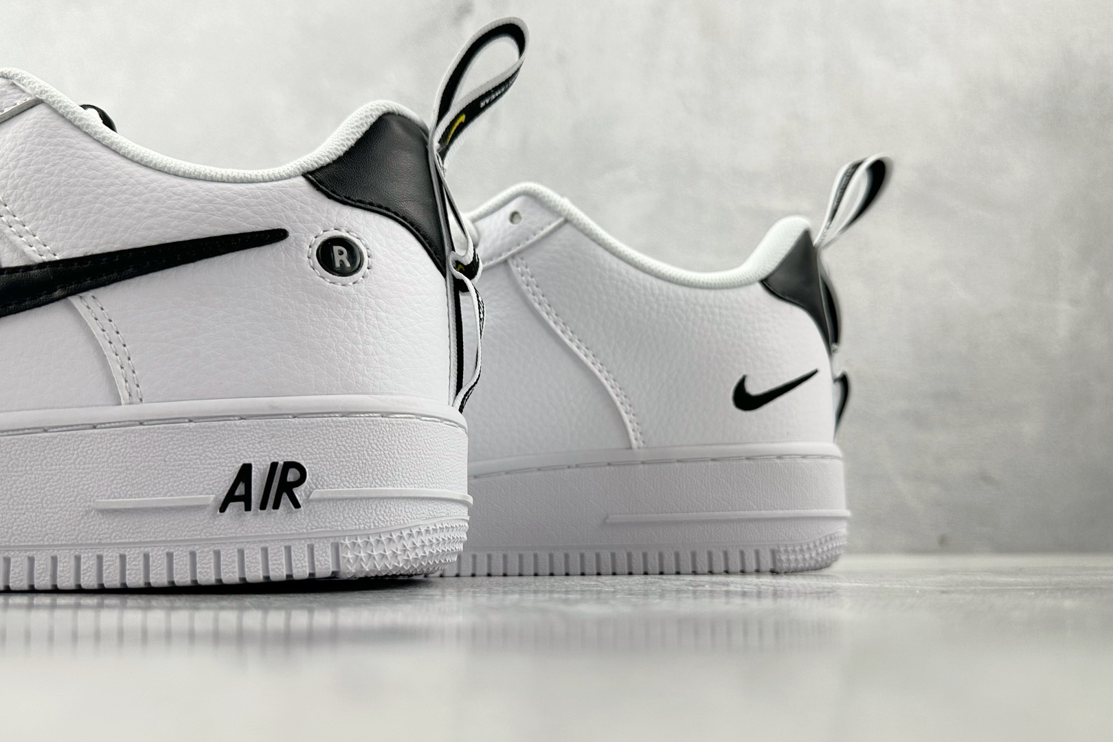 外贸批次 Nike Air Force 1 07 LV8 Utility Black 年白 AJ7747-100