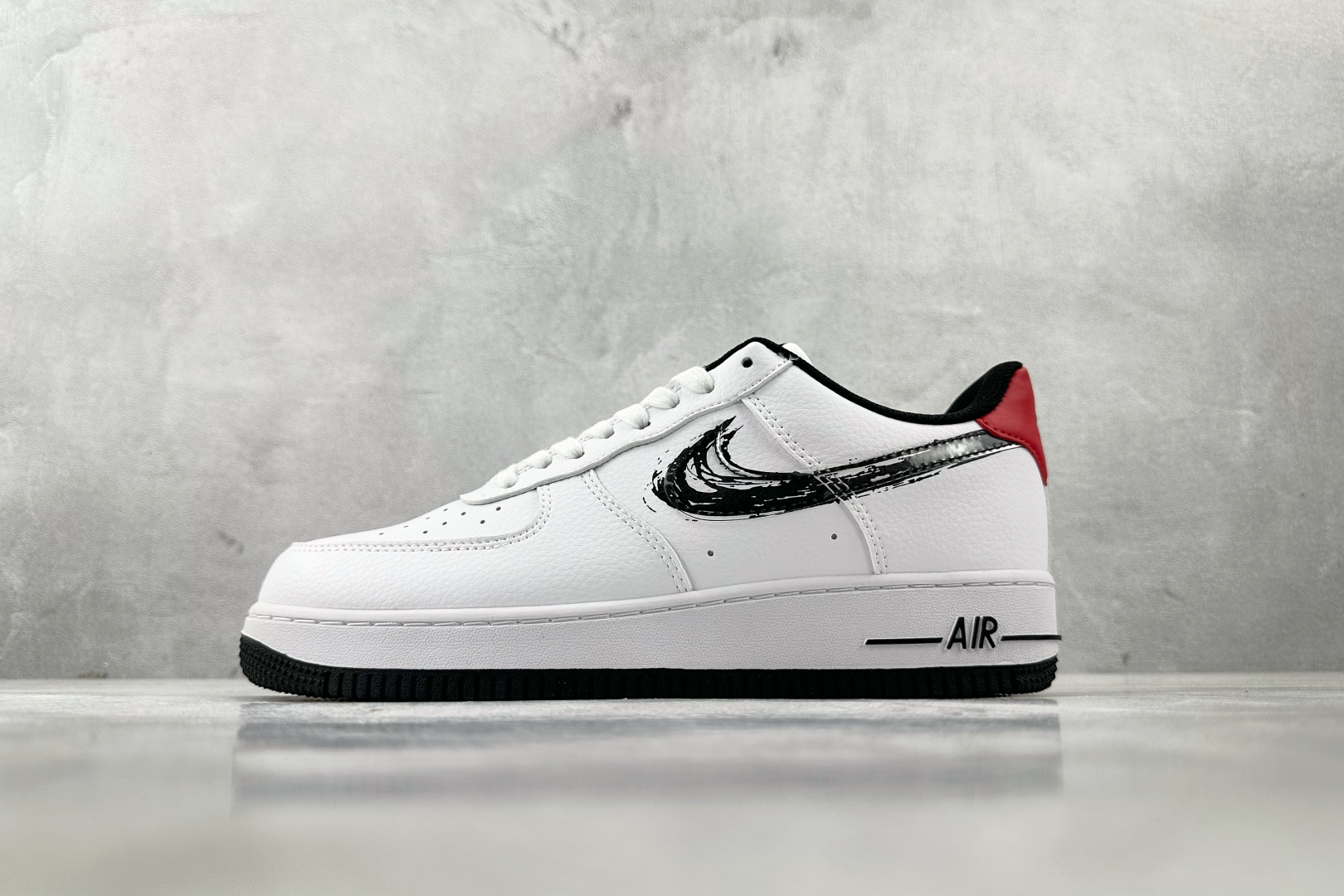 外贸批次 Nike Air Force 1 07 LV8 笔刷 白黑 DA4657-100