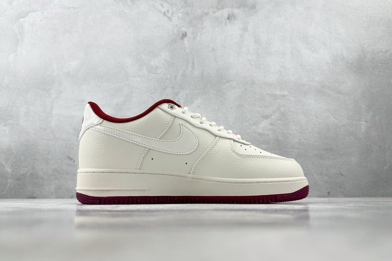 外贸批次 Nike Air Force 1 ”Valentine Day” 白红/白粉 FZ5068-161