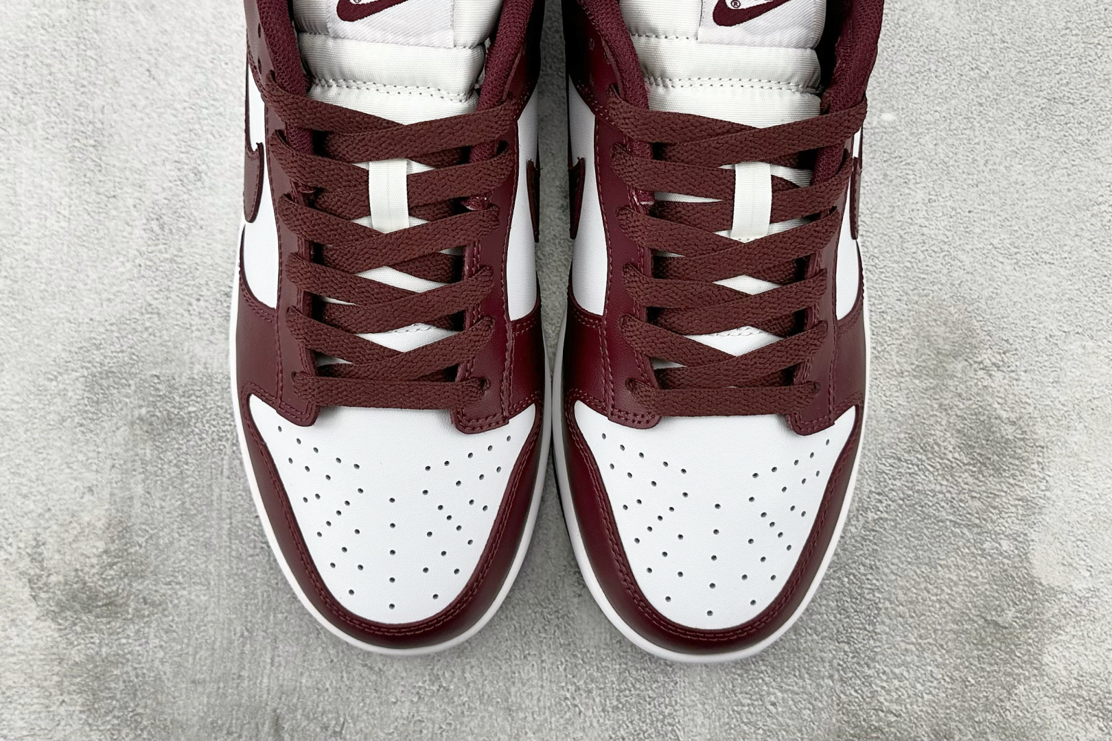 YC 本地
Nike Dunk low retro 褐色

货号：DV0833-115
尺码：40 40