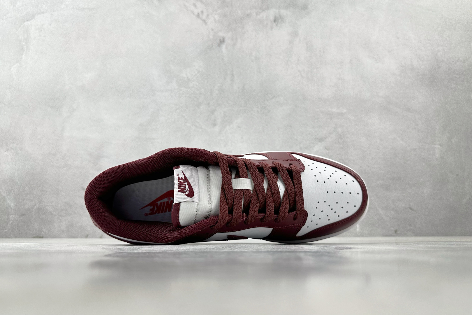 YC 本地
Nike Dunk low retro 褐色

货号：DV0833-115
尺码：40 40