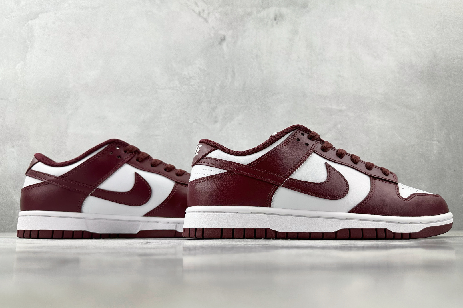 YC 本地
Nike Dunk low retro 褐色

货号：DV0833-115
尺码：40 40