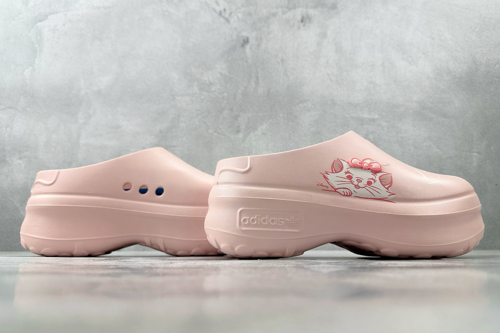 迪士尼《猫儿历险记》× adidas originals ADIFOMSTAN MULE 粉色 JR7150