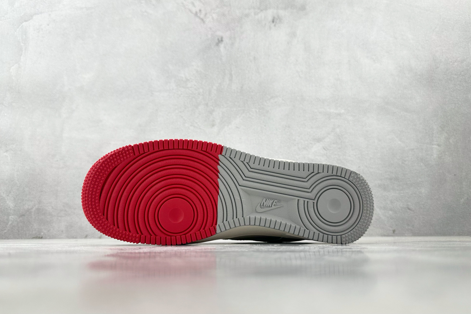 Nike Air Force 1'07 Supreme 联名 米白红 XX3168-157
