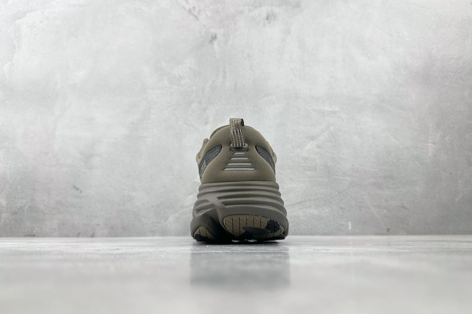 HOKA ONE ONE Bondi 8 褐色 1155391-UBR