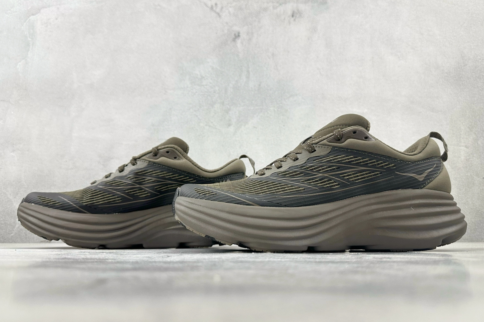 HOKA ONE ONE Bondi 8 褐色 1155391-UBR