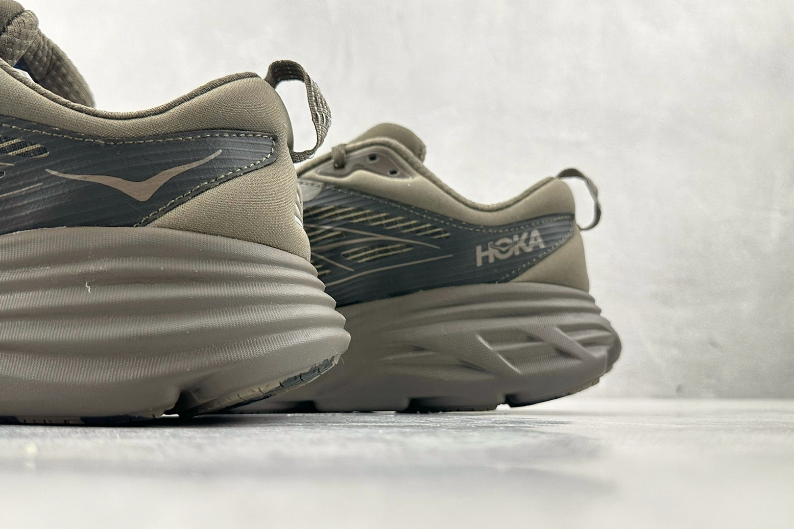 HOKA ONE ONE Bondi 8 褐色 1155391-UBR