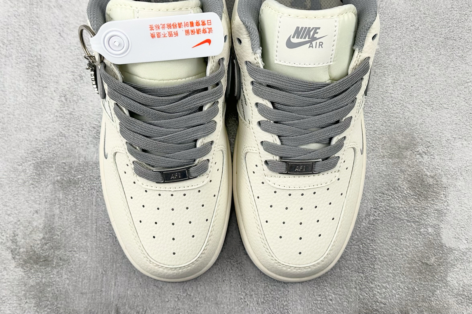 260 Nike Air Force 1'07 Supreme 联名 米白灰 XX3168-147