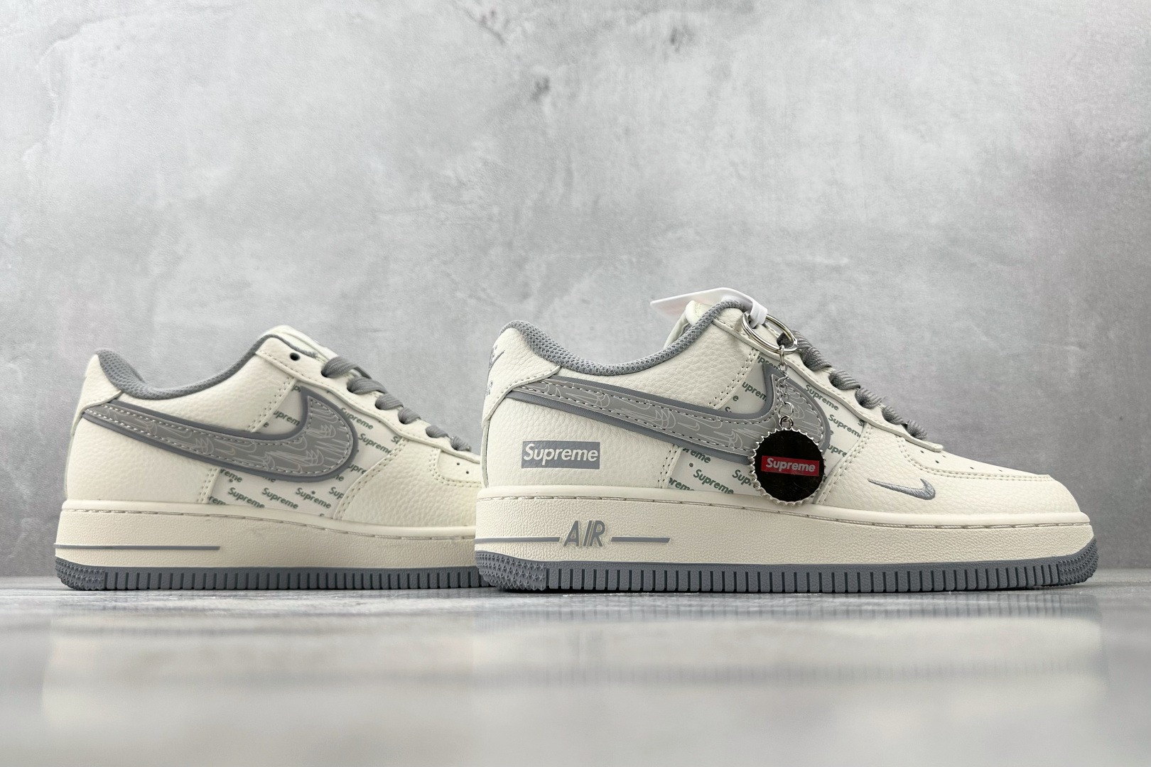 260 Nike Air Force 1'07 Supreme 联名 米白灰 XX3168-147