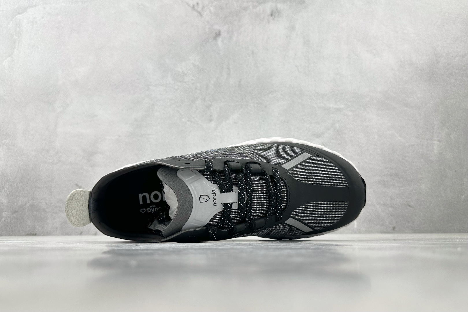 NORDA 001 黑白色 POIZON20241107137
