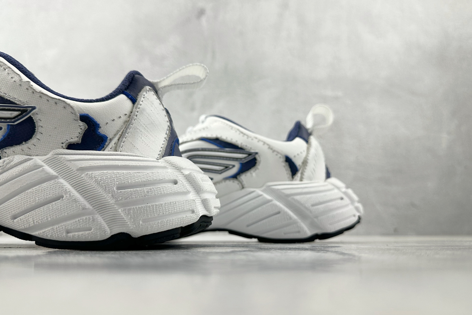 P400VG版本代购版 Balenciaga巴黎世家 Monday 白色 825418WDWTS