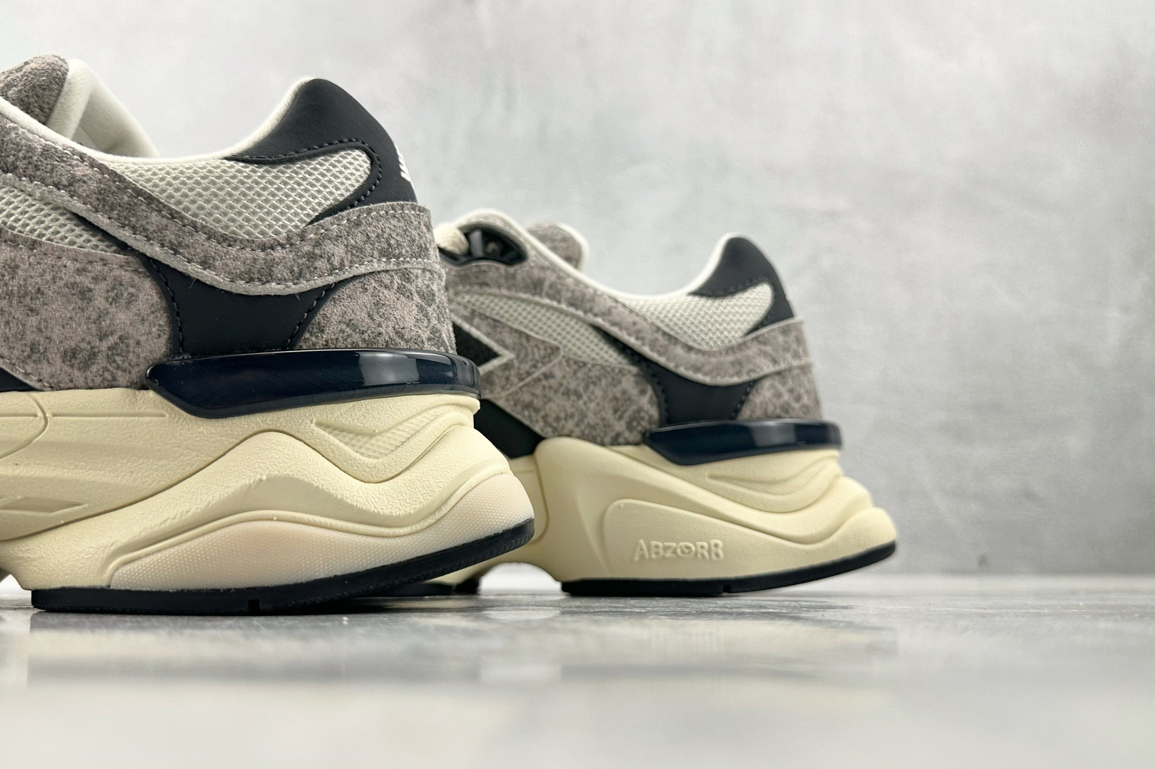 240 大厂出品 New Balance NB 9060 千禧小象蹄 灰黑色 U9060SNA