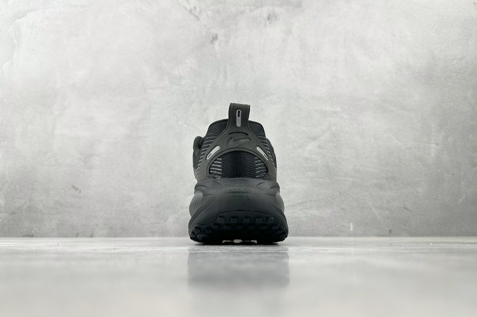 全套数据私模 Nike Vomero 18 黑色 HM6803-005