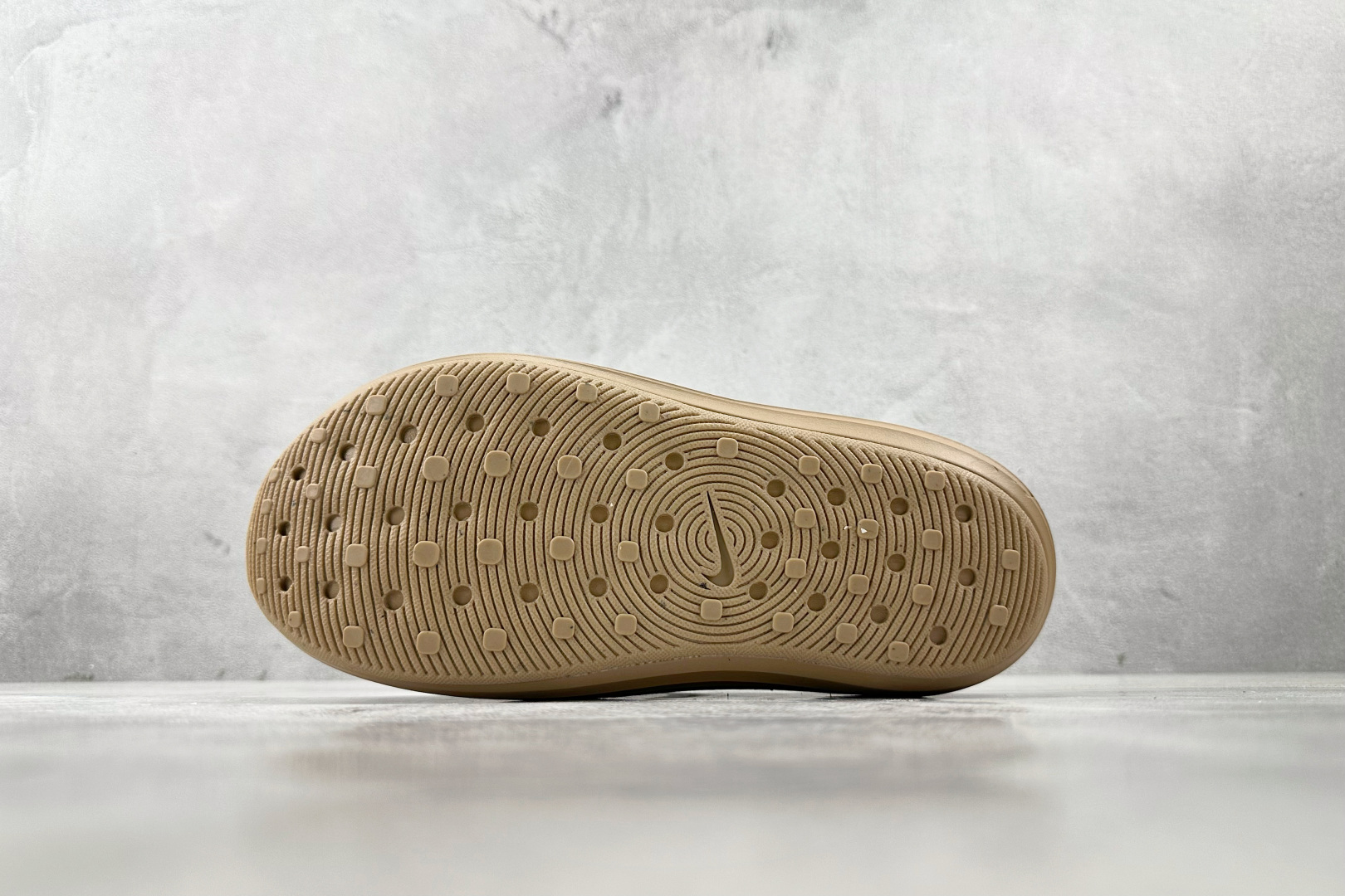 Nike ReactX Rejuven8 卡其色 HV5060-200
