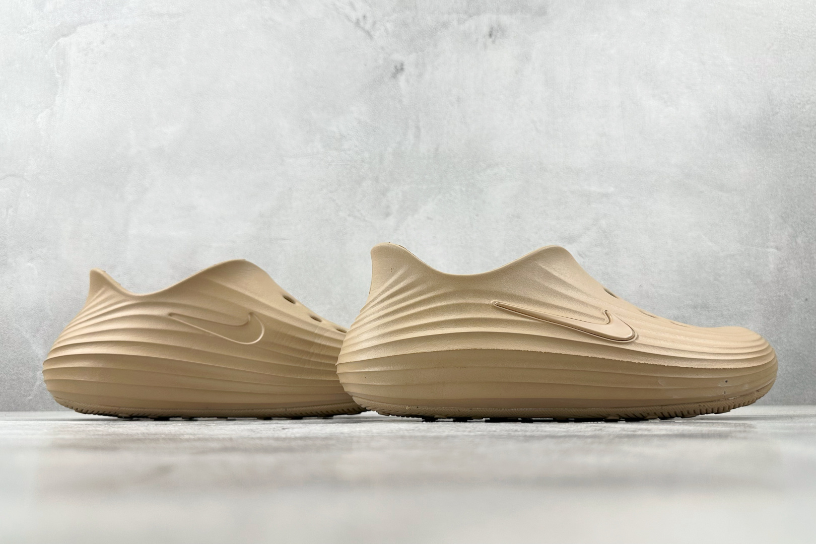 Nike ReactX Rejuven8 卡其色 HV5060-200