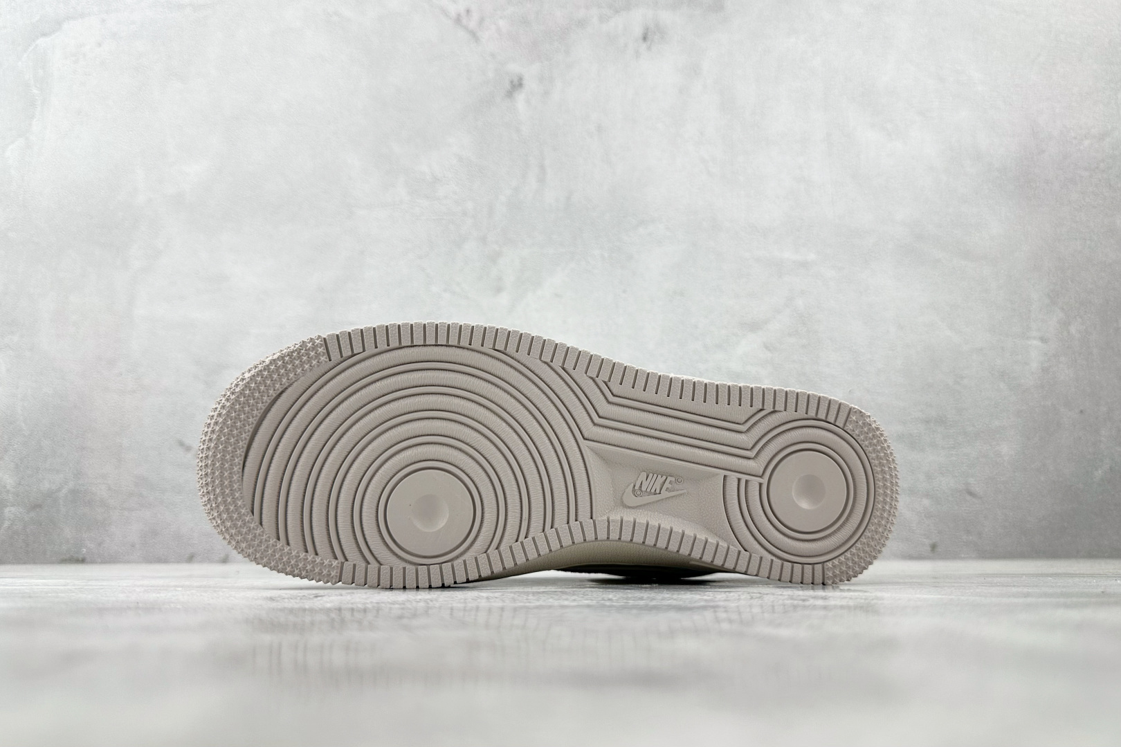 Nike Air Force 1'07 LV 联名 米白灰 DM6868-095