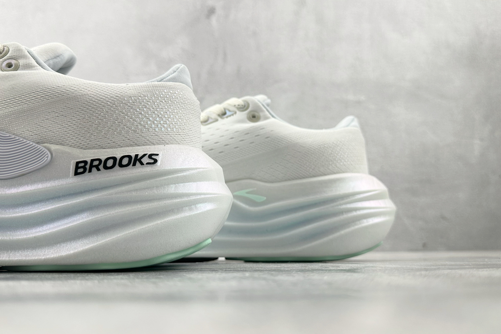东南亚订单 Brooks布鲁克斯 Glycerin max白色 1204361B166