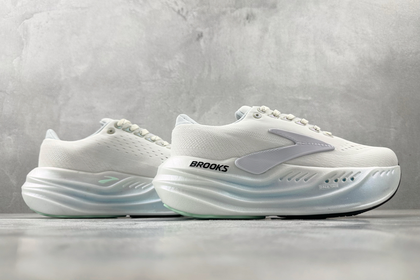 东南亚订单 Brooks布鲁克斯 Glycerin max白色 1204361B166