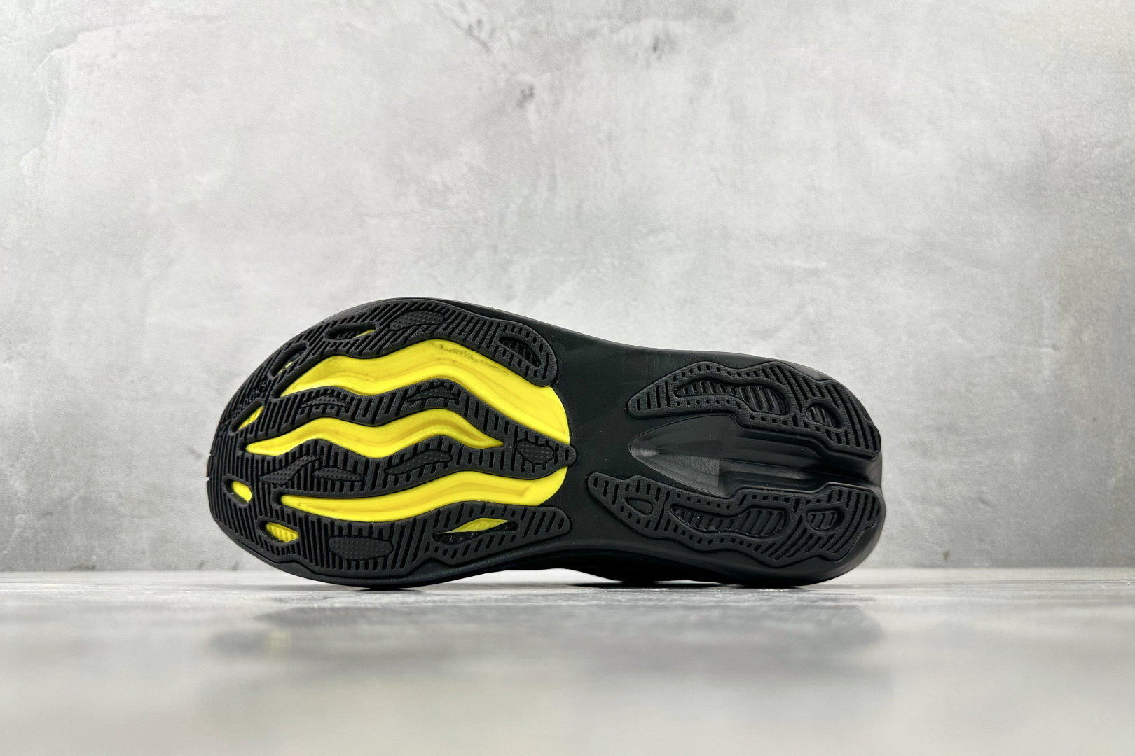 东南亚订单 Brooks布鲁克斯 Glycerin max 黑色 1104471D026