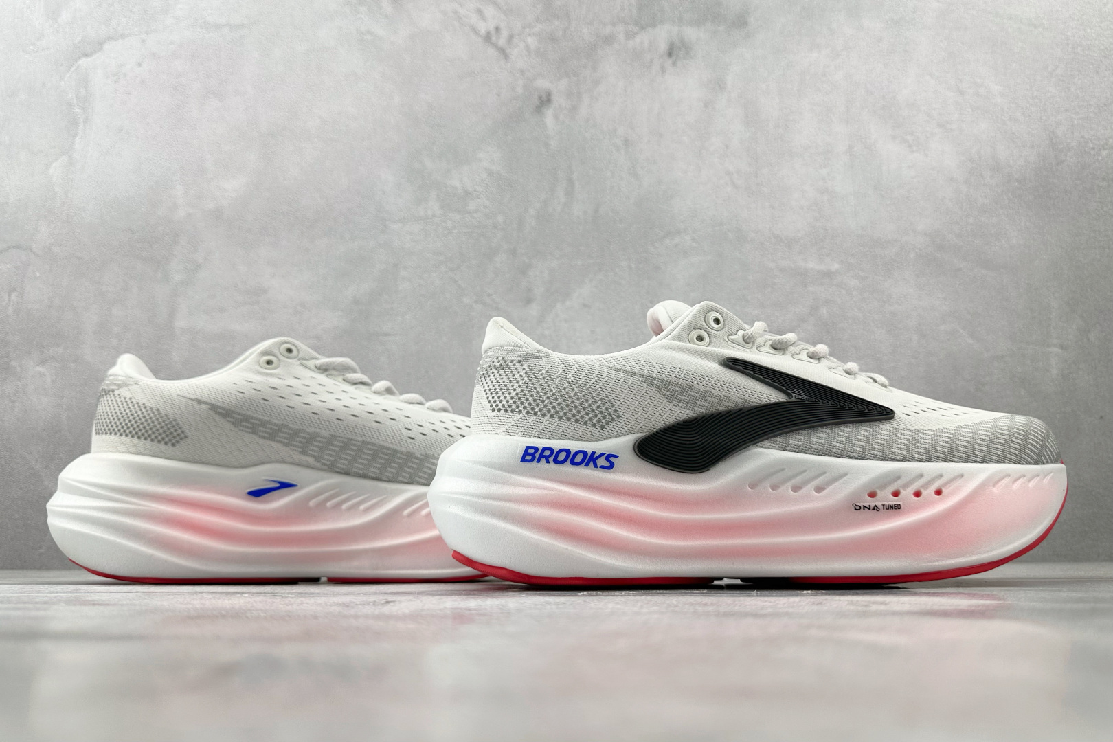 东南亚订单 Brooks布鲁克斯 Glycerin max 白黑粉 1204361B118