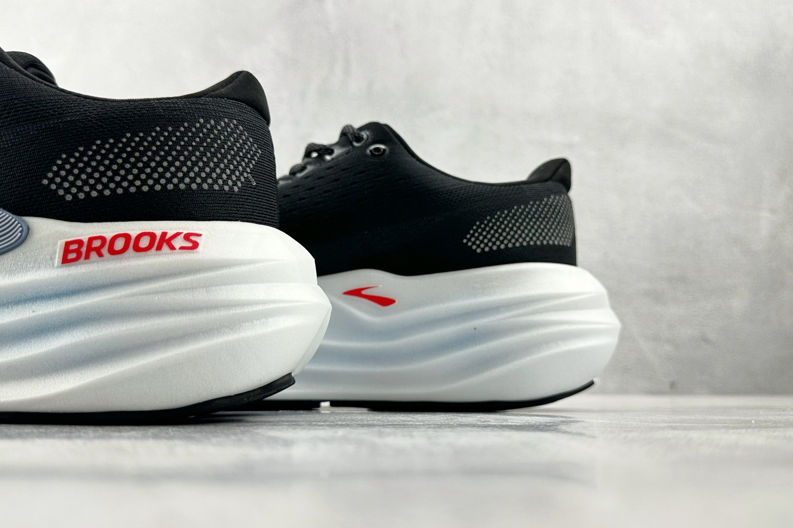 东南亚订单 Brooks布鲁克斯 Glycerin max 黑色 110447-1D-045