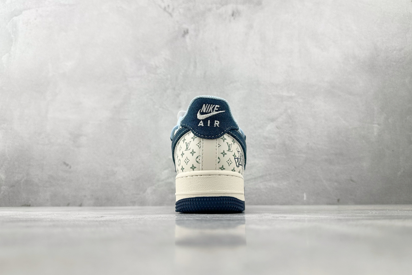 Nike Air Force 1'07 LV 联名 白蓝 DM6868-096