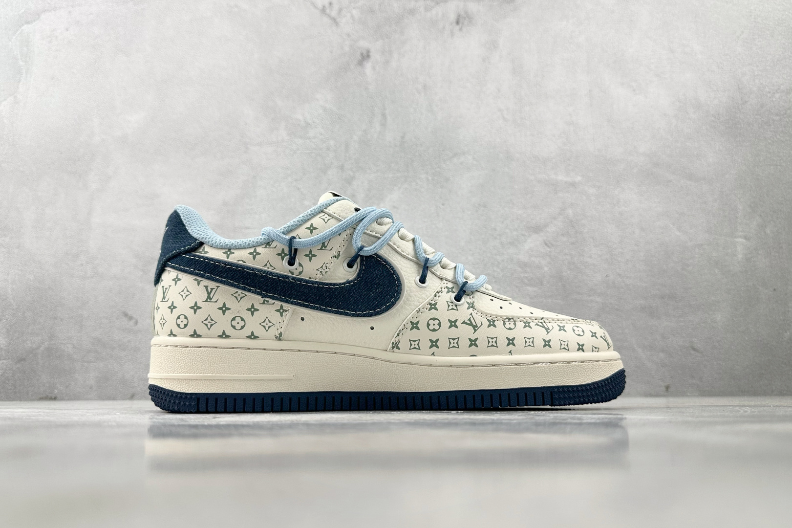 Nike Air Force 1'07 LV 联名 白蓝 DM6868-096