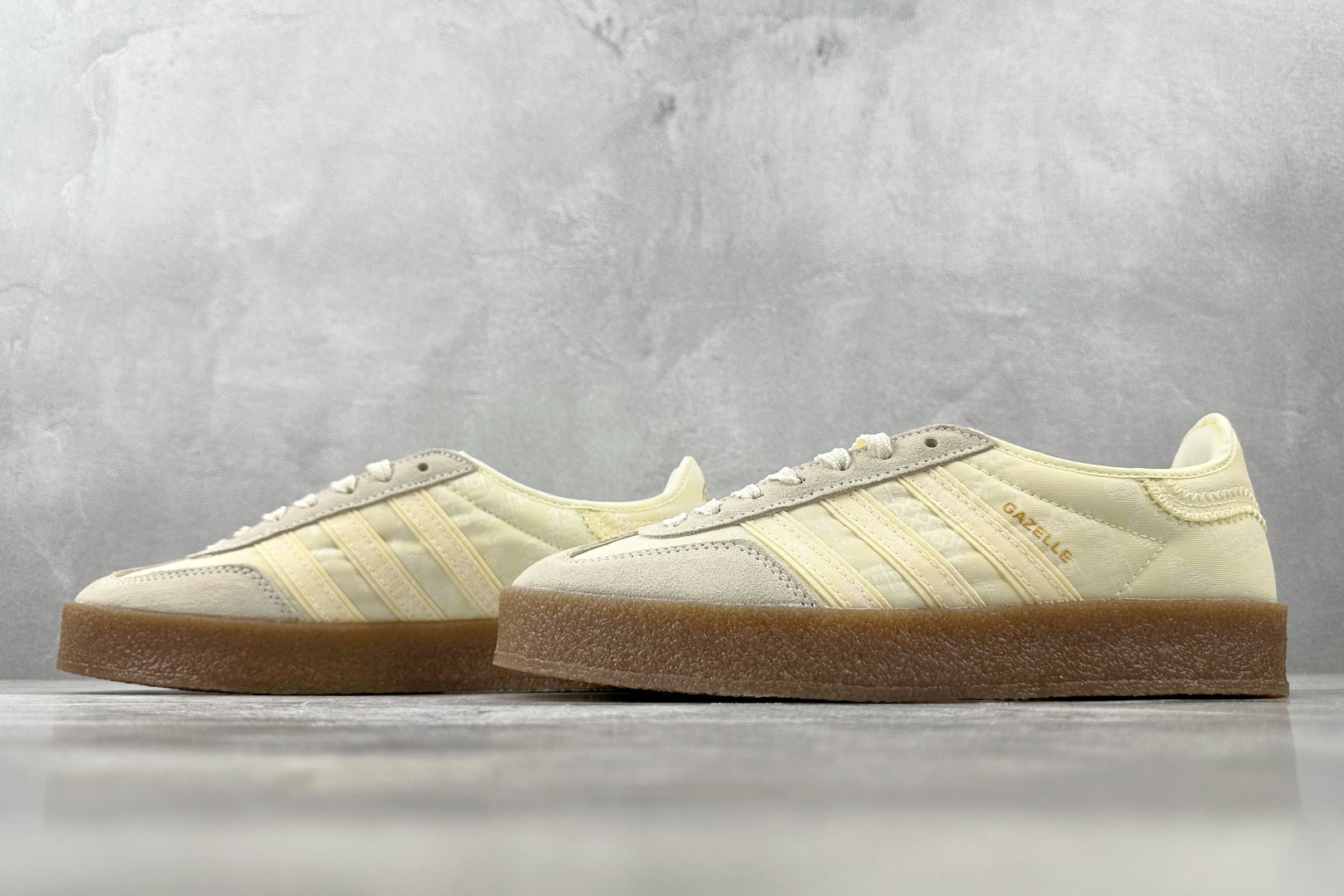 出口订单 CLOT x adidas originals GAZELLE ”Crepe Sole Pack”米白 JR5410
