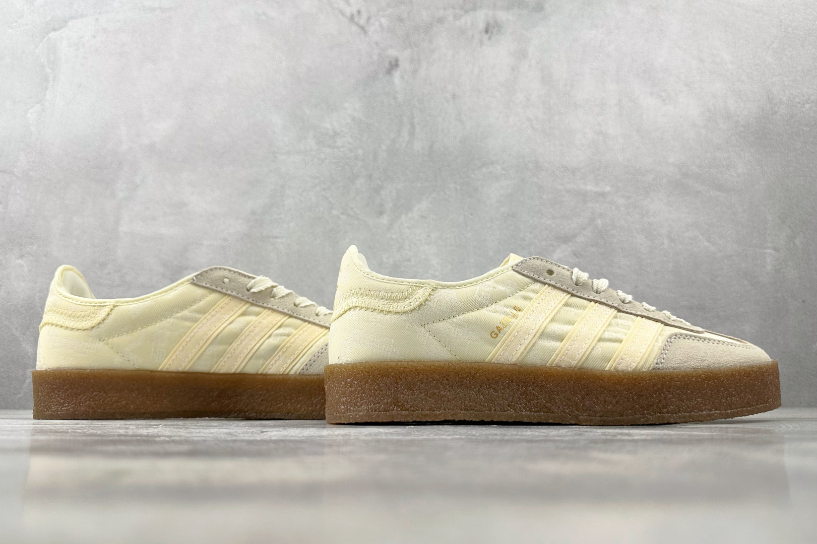 出口订单 CLOT x adidas originals GAZELLE ”Crepe Sole Pack”米白 JR5410