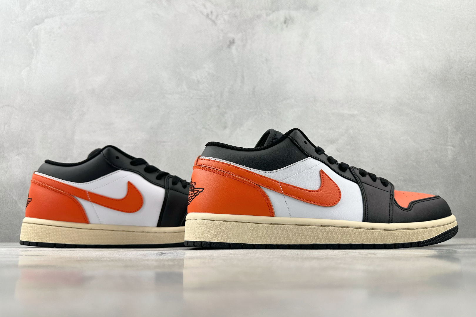 综合版 Jordan Air Jordan 1 黑白色 553558-081