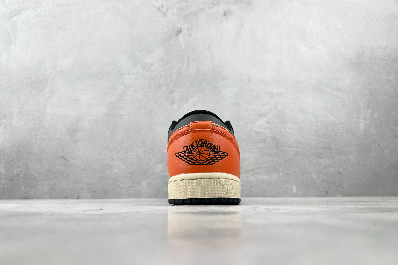 综合版 Jordan Air Jordan 1 黑白色 553558-081