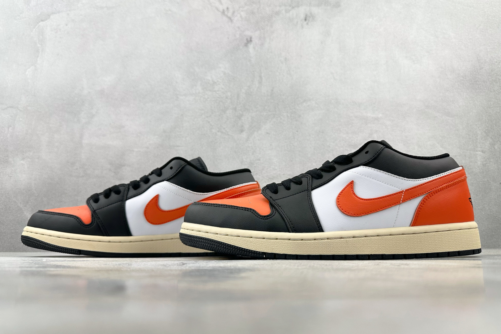 综合版 Jordan Air Jordan 1 黑白色 553558-081